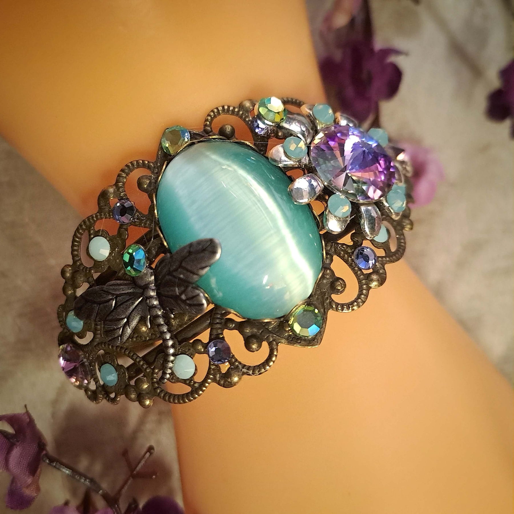 Green Cats Eye Dragonfly Bracelet