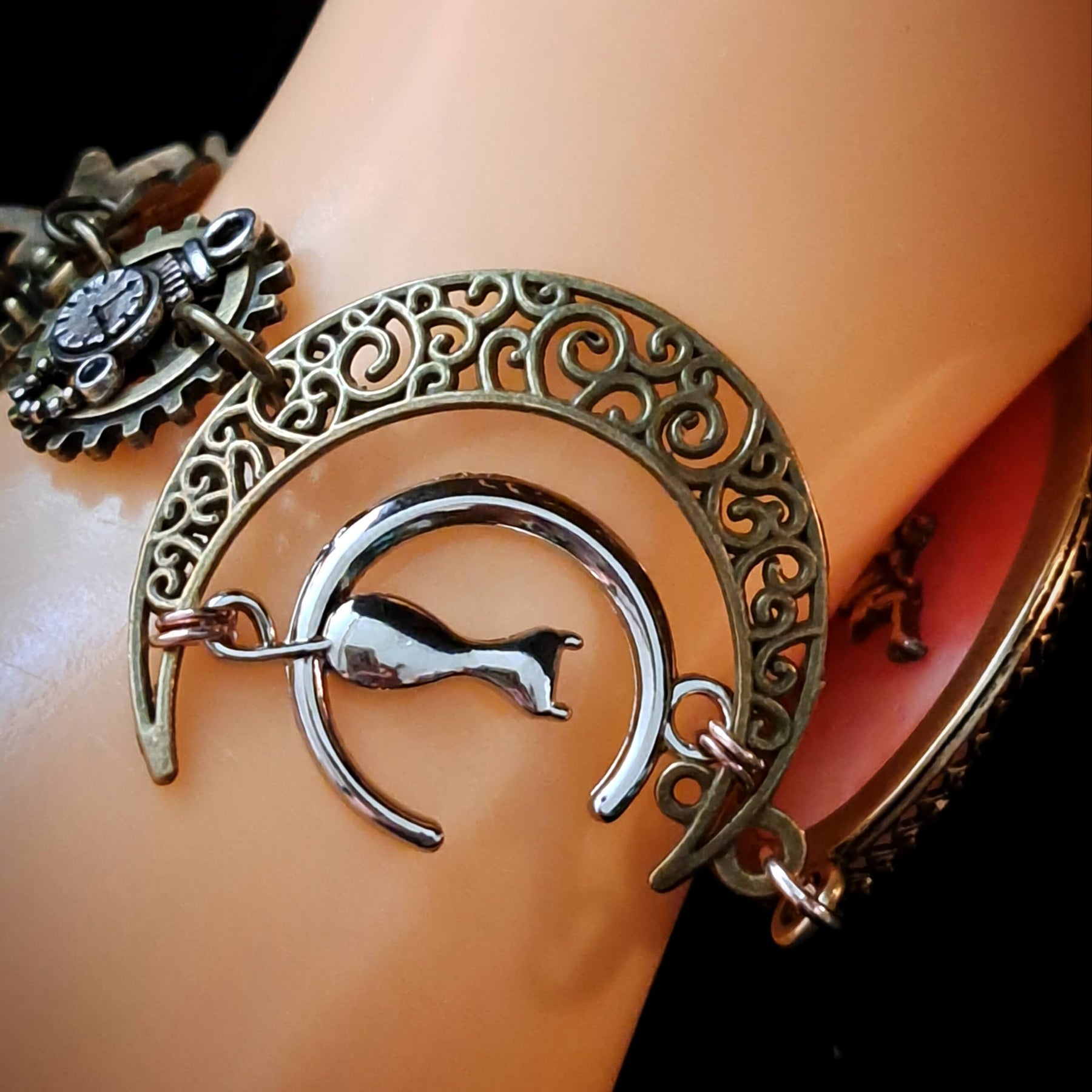 Fantasy Cameo Moon Bracelet