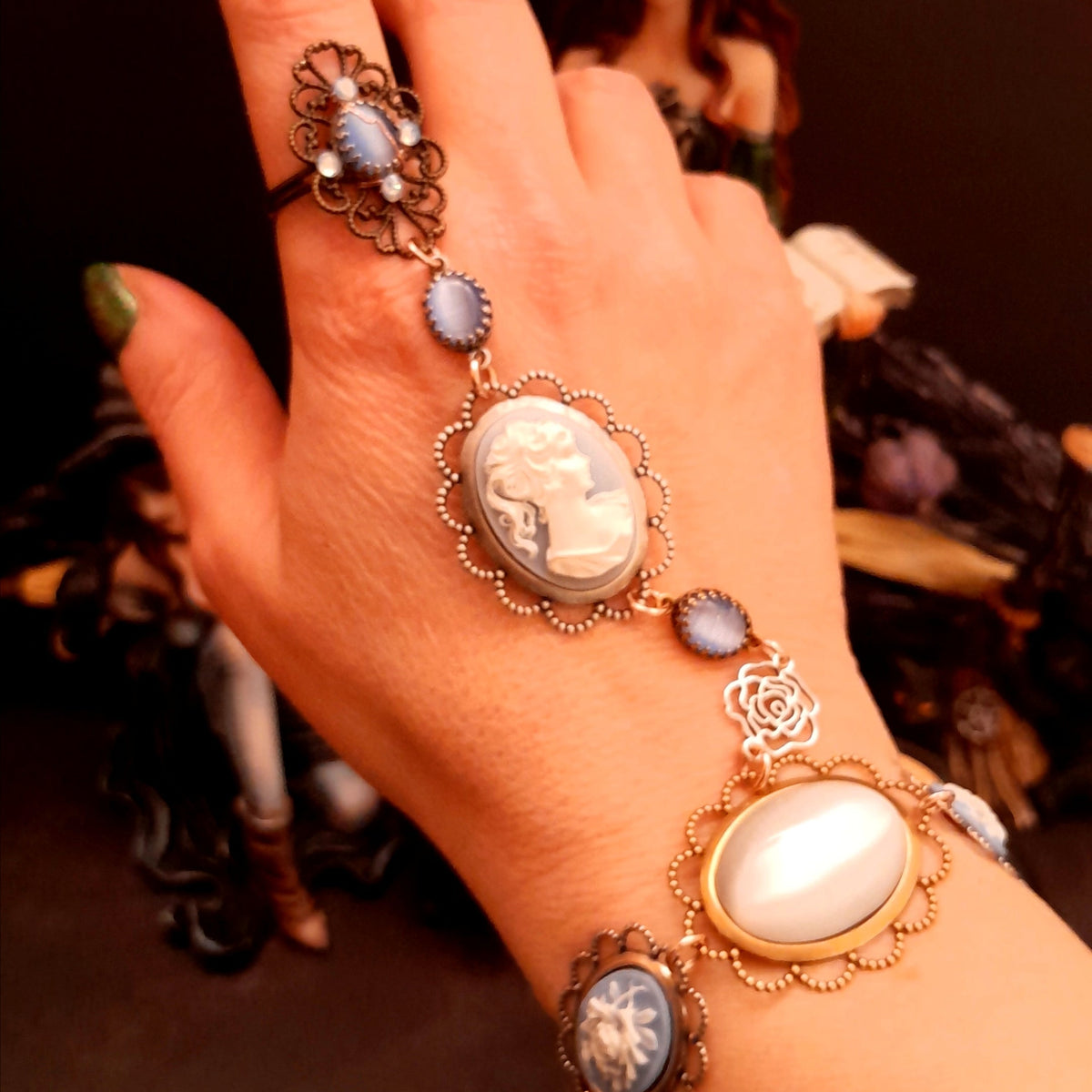 slave bracelet hand chain blue