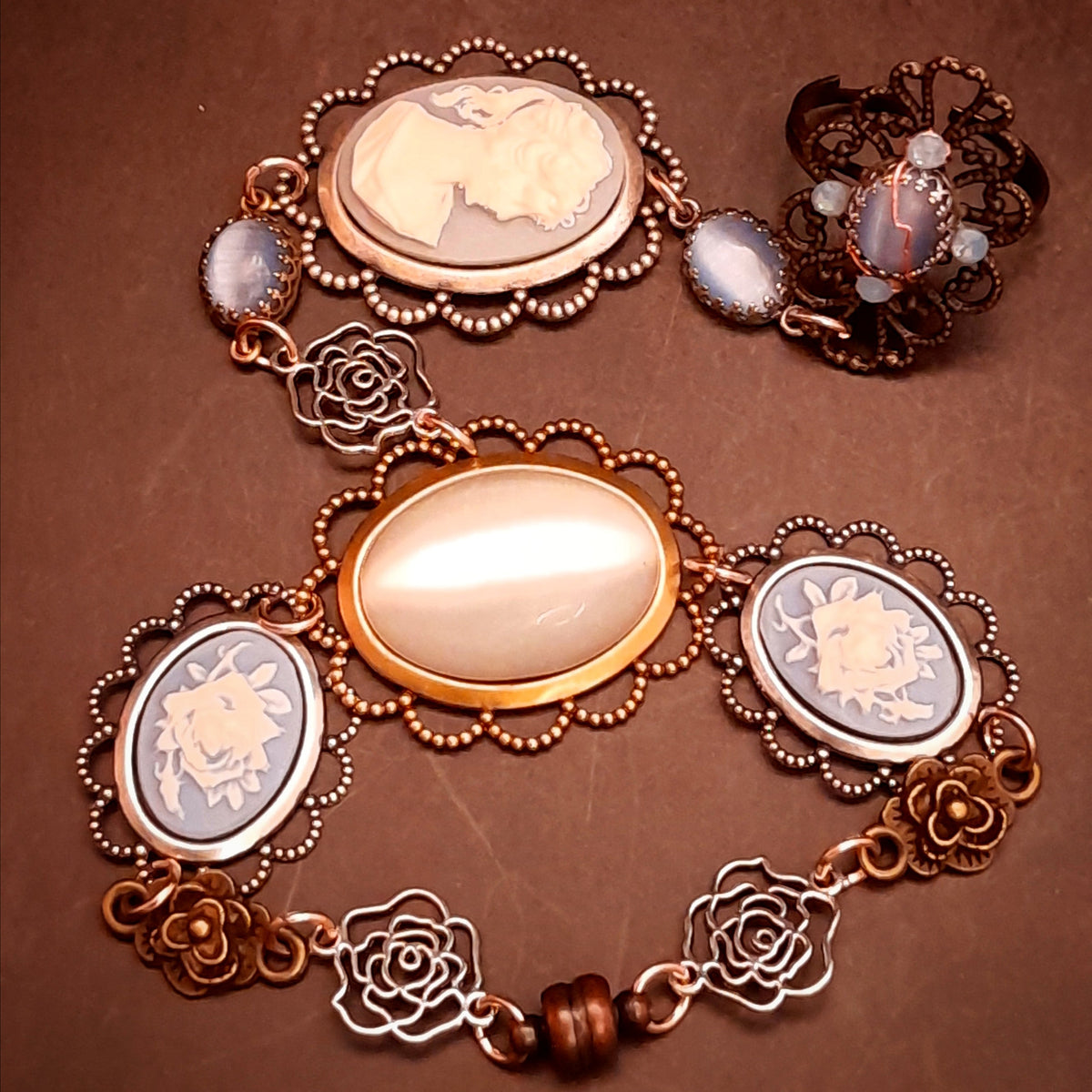 slave bracelet hand chain blue crystals cats eyes