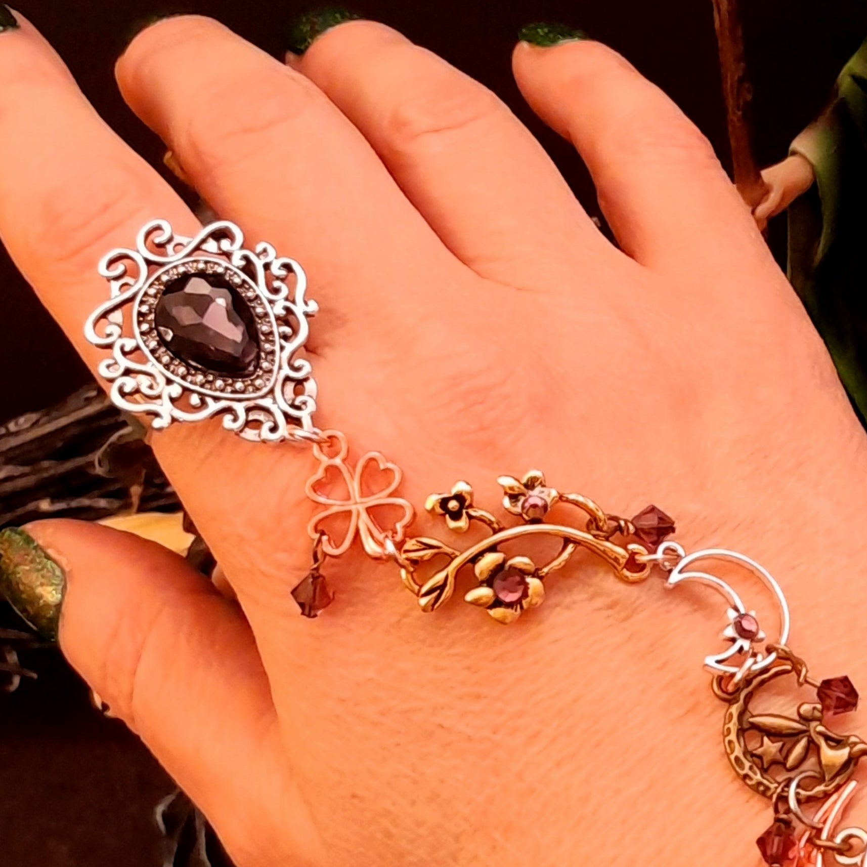 slave bracelet hand chain swarovski crystals vintage style
