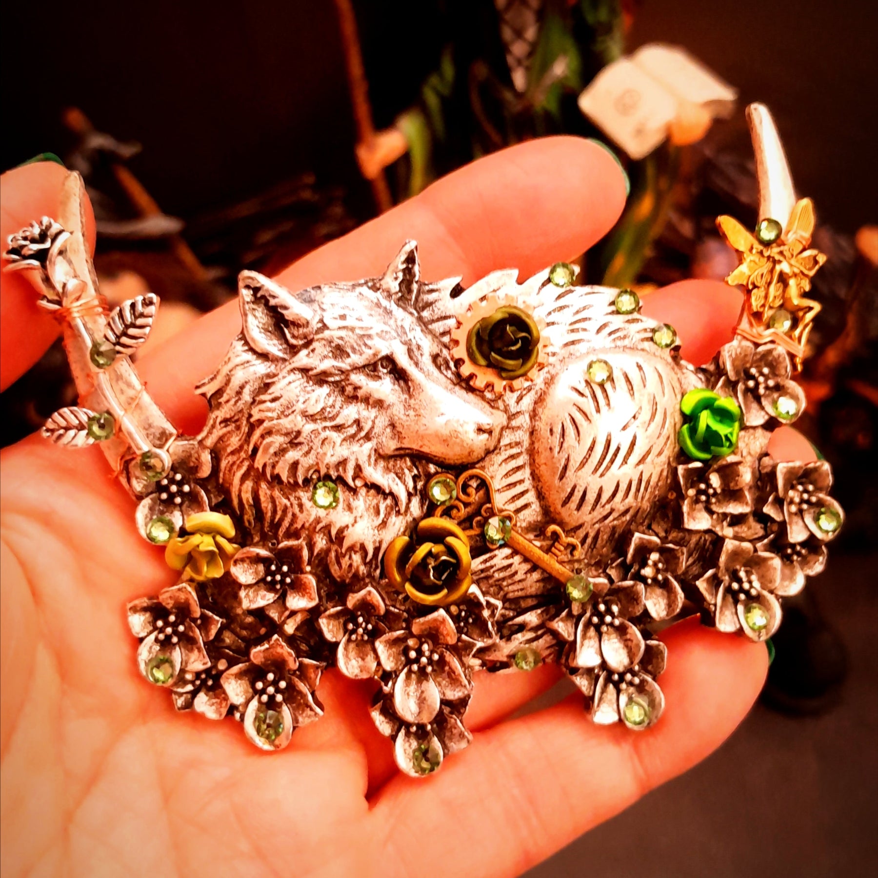 wolf hairclip swarovski crystals green