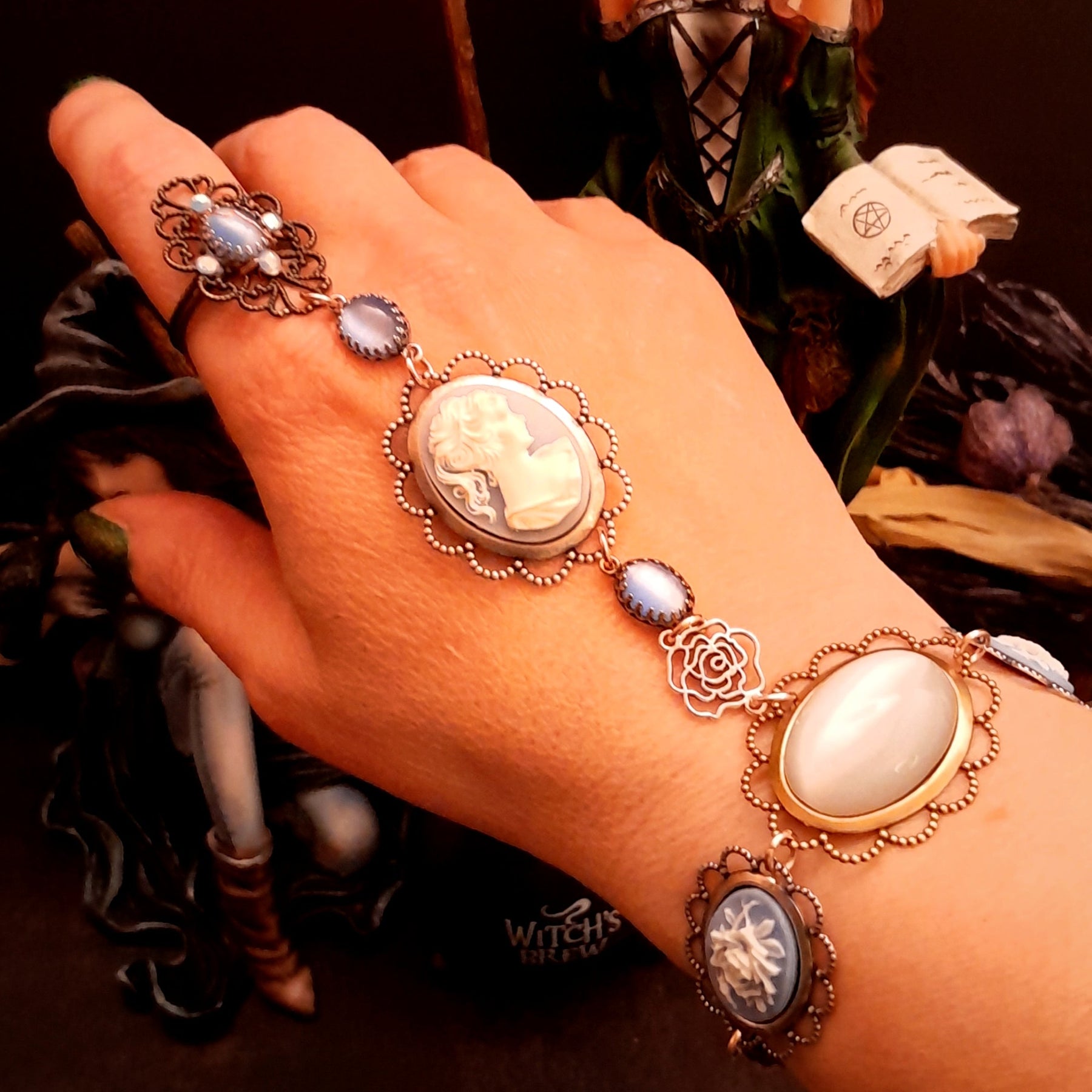 slave bracelet hand chain blue victorian stye 