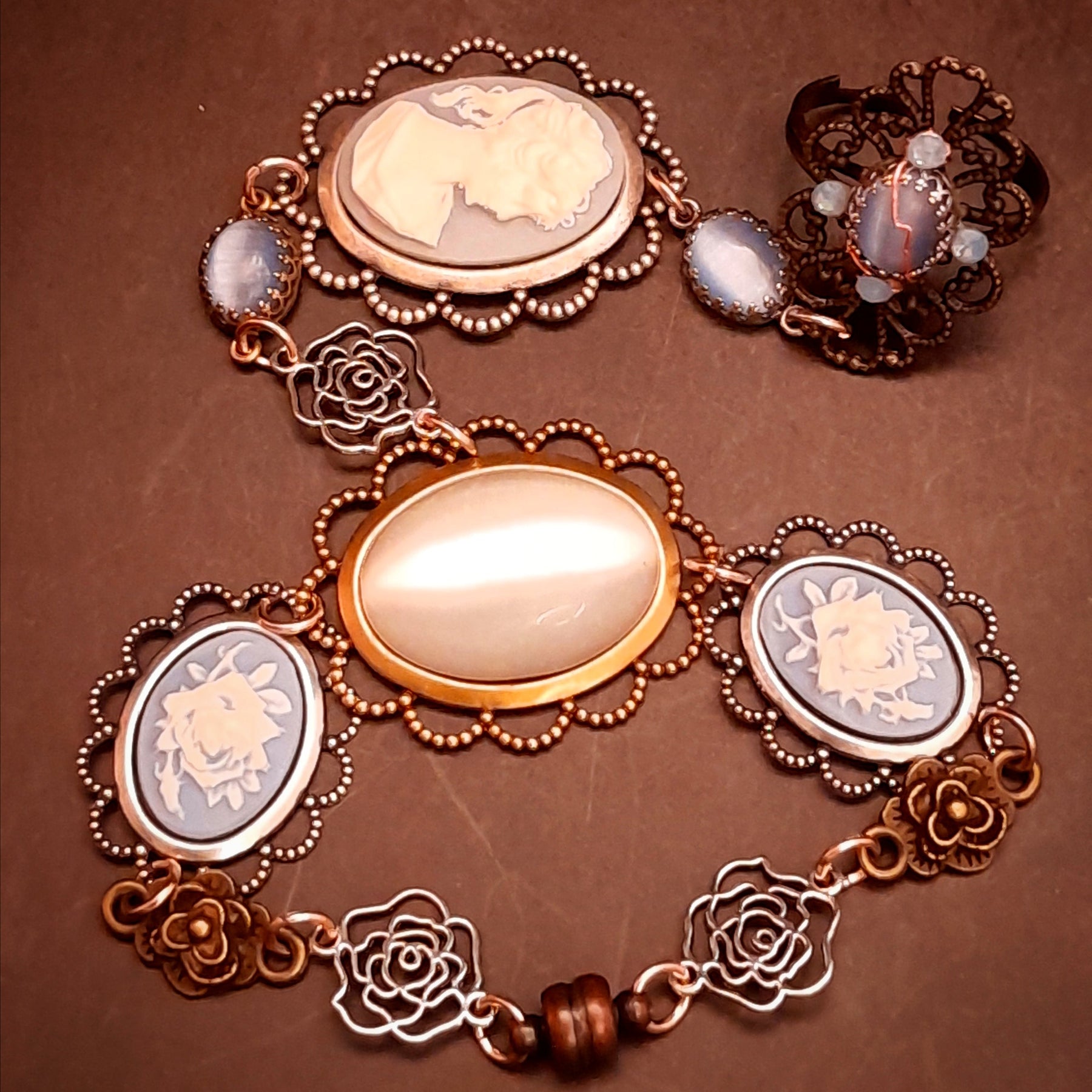 slave bracelet hand chain blue crystals cats eyes