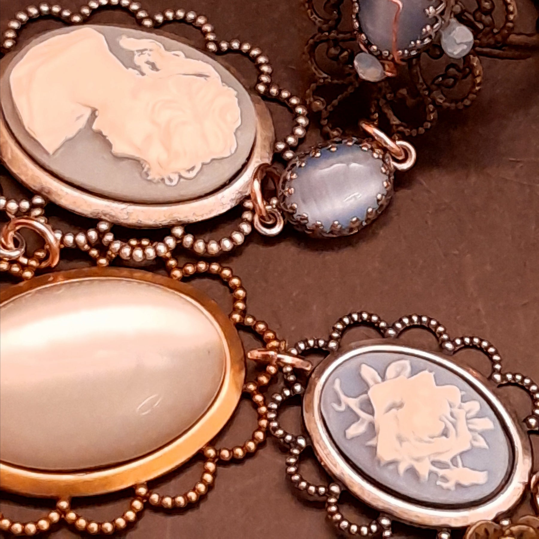 slave bracelet hand chain blue cameo