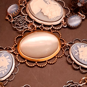slave bracelet hand chain blue white cats eye
