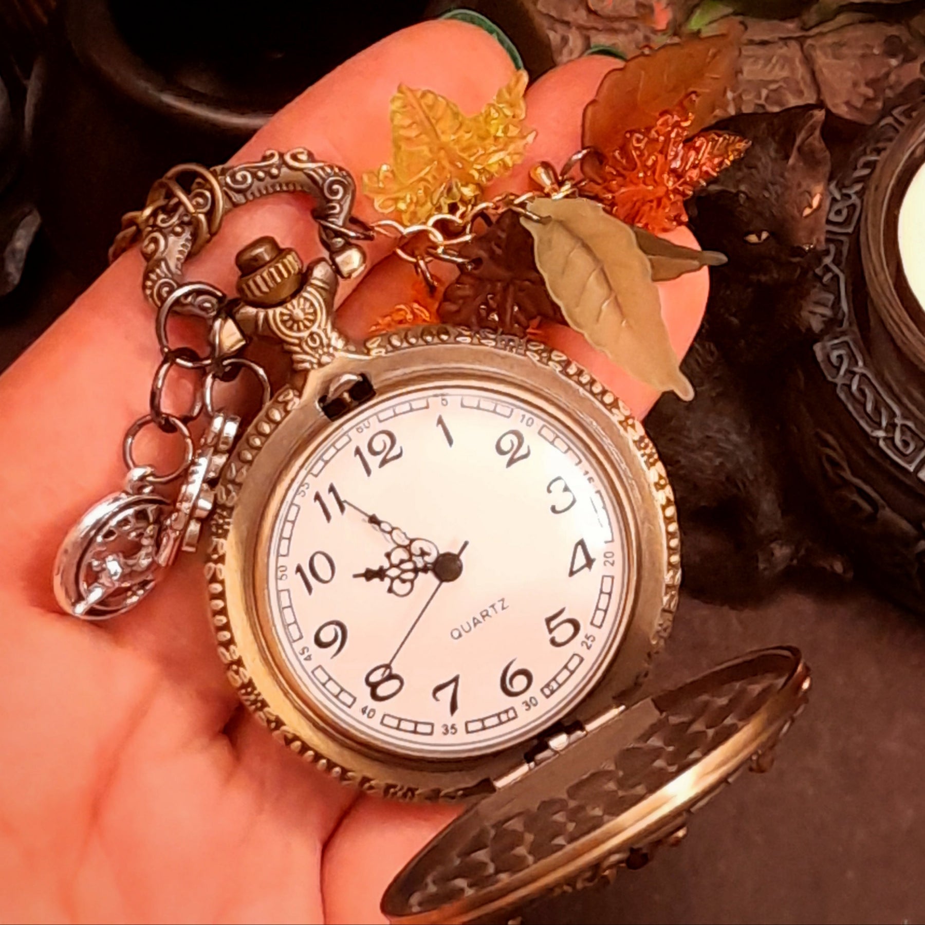 wolf_pocket_watch_vintage_style_victorian