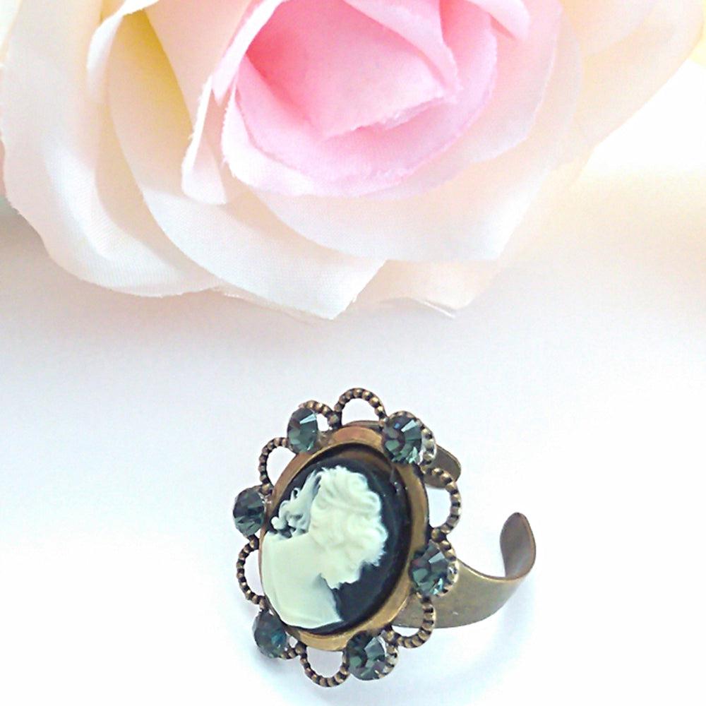 black lady cameo ring 3/4 view