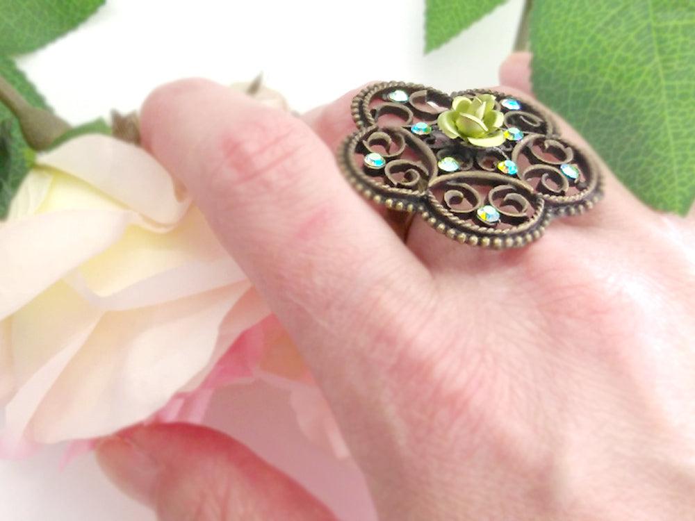 Large Flower Green Ring